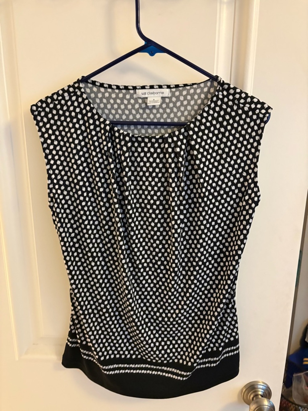 Liz Claiborne Black & White Cap Sleeve Top